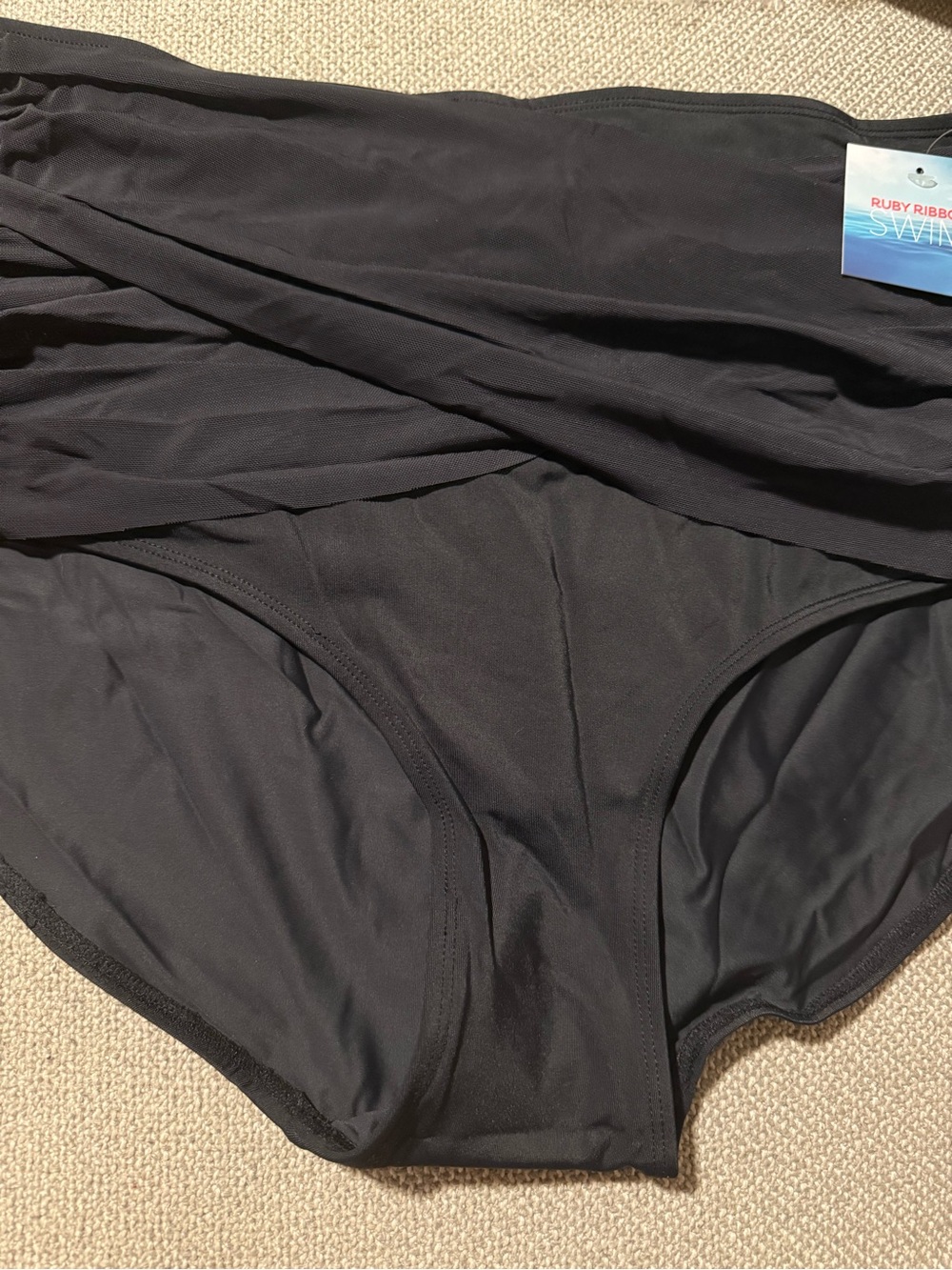 Ruby Ribbon Ruched swim bottom new xxl - Picture 4 of 6